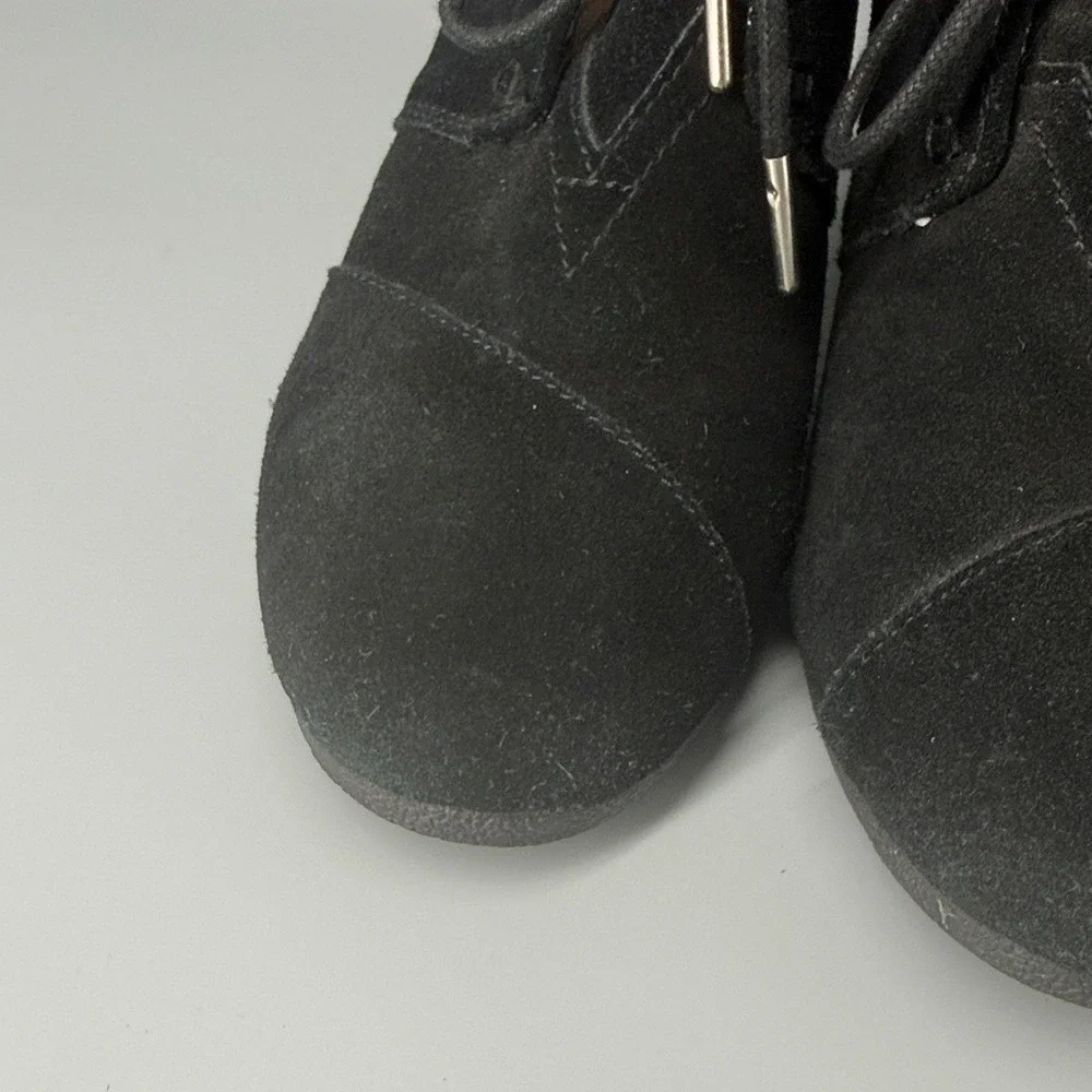 Toms Women's Black Suede Wedge Boots Size 10‎